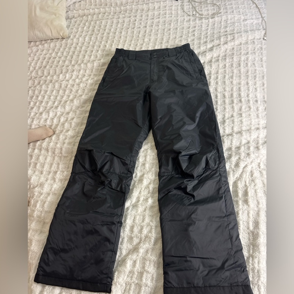 Features: insulated, water-resistant, durable fabric, belt loops,